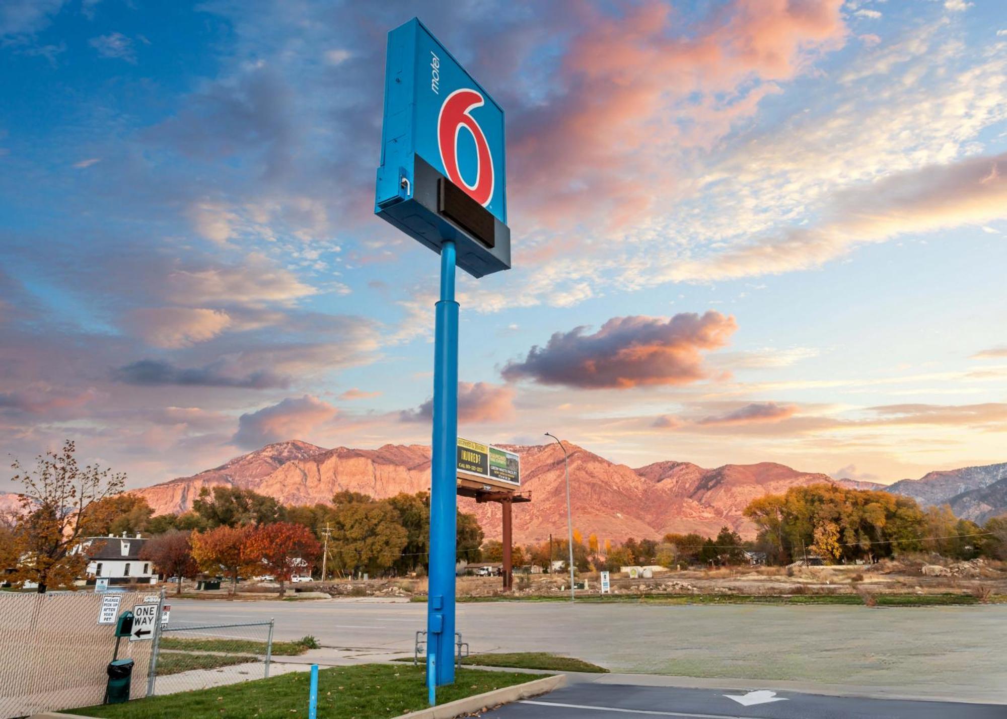 Motel 6 Ogden, Ut- Downtown Exterior foto