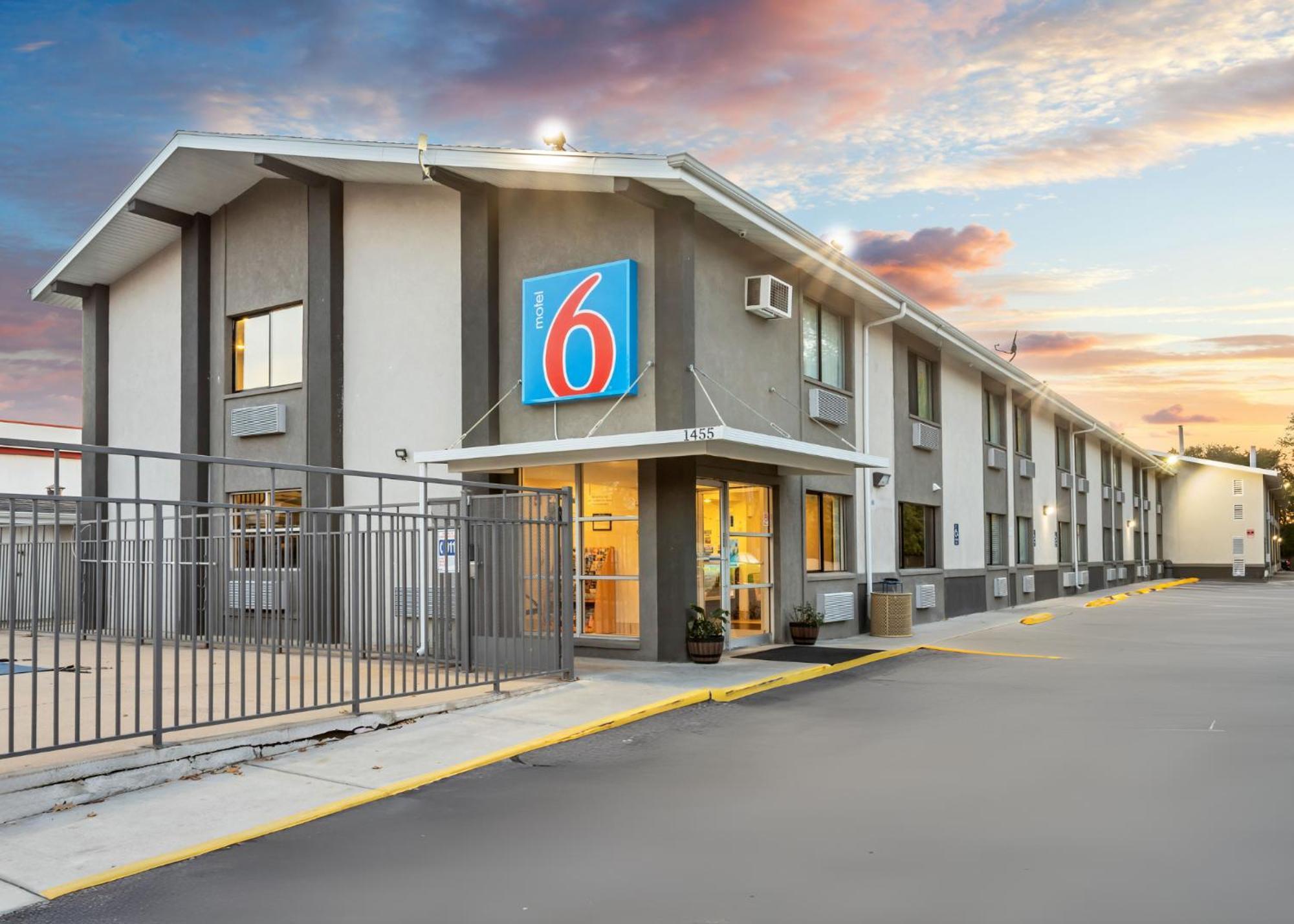 Motel 6 Ogden, Ut- Downtown Exterior foto